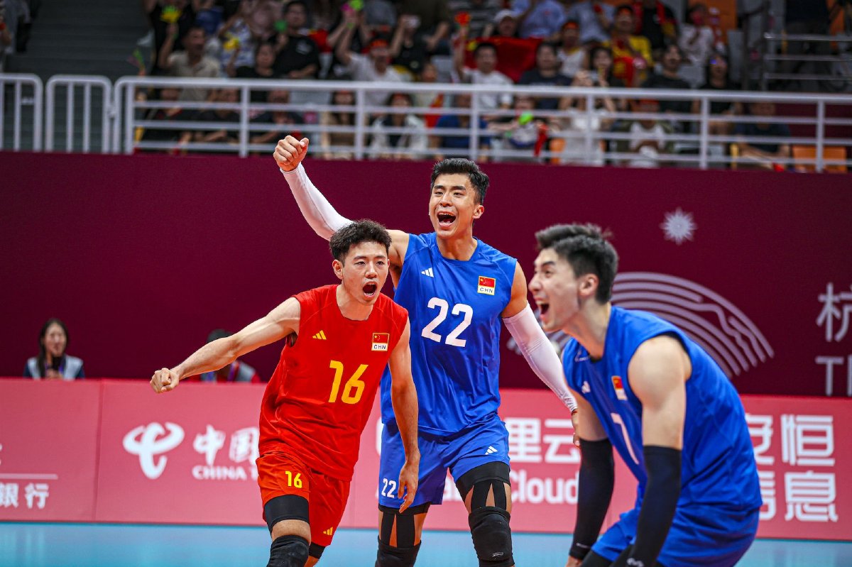 杭州亚运会中国男排负于伊朗男排获得亚军，时隔17年再摘银